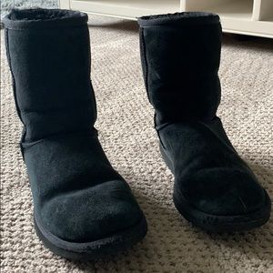 black uggs